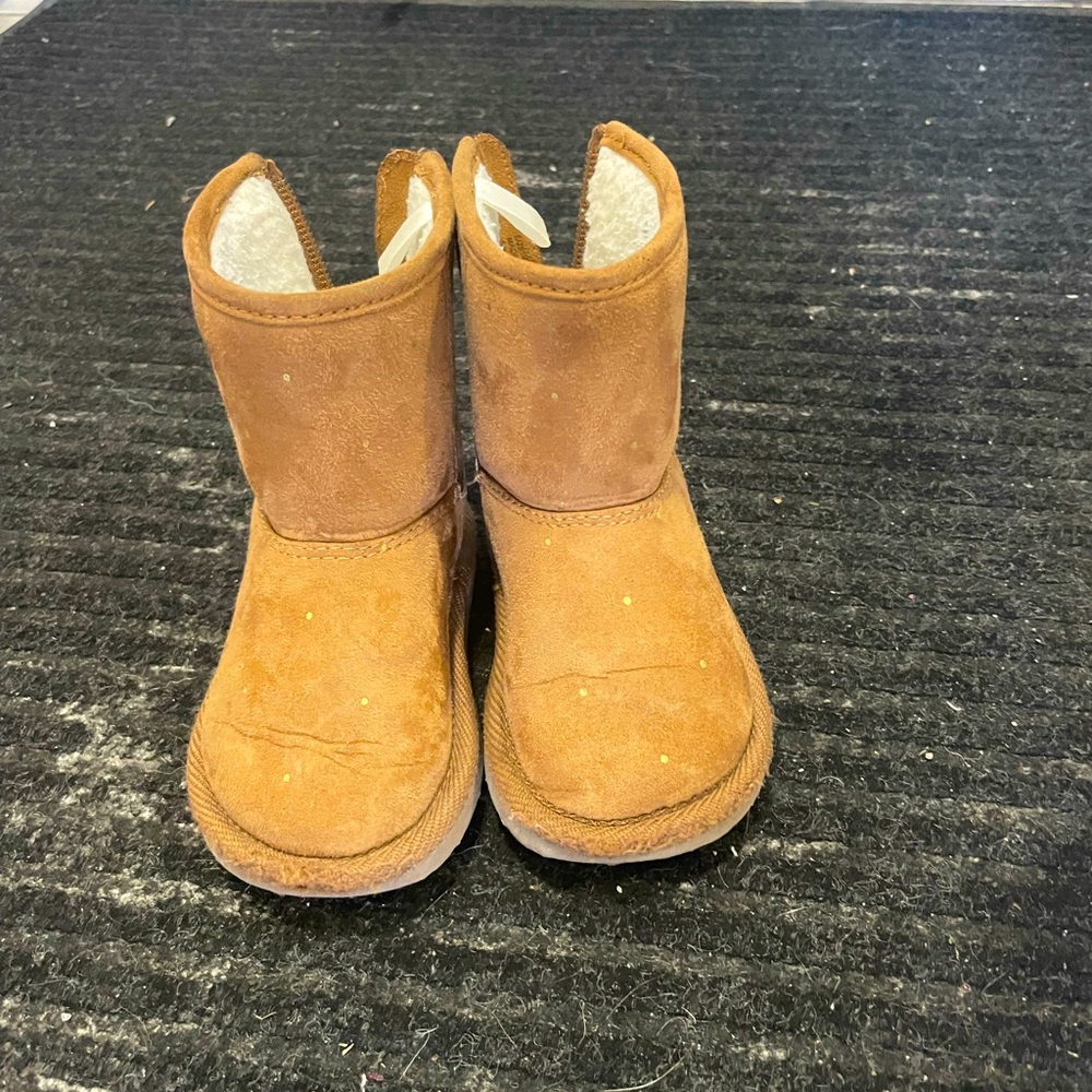 Gap toddler boots brown with golden polka dots